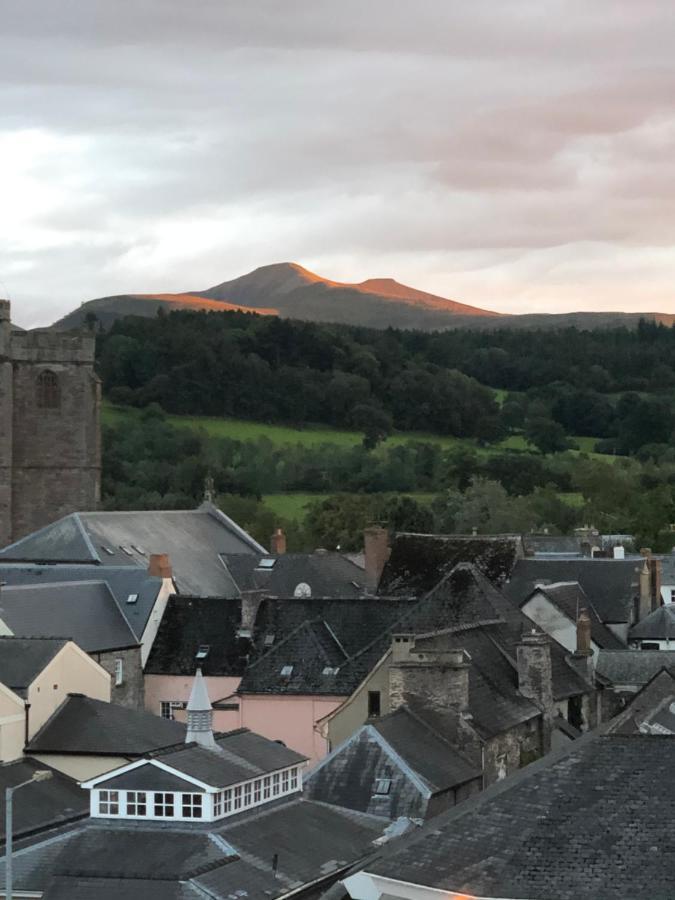 Mount Street House Bed & Breakfast Brecon Bagian luar foto