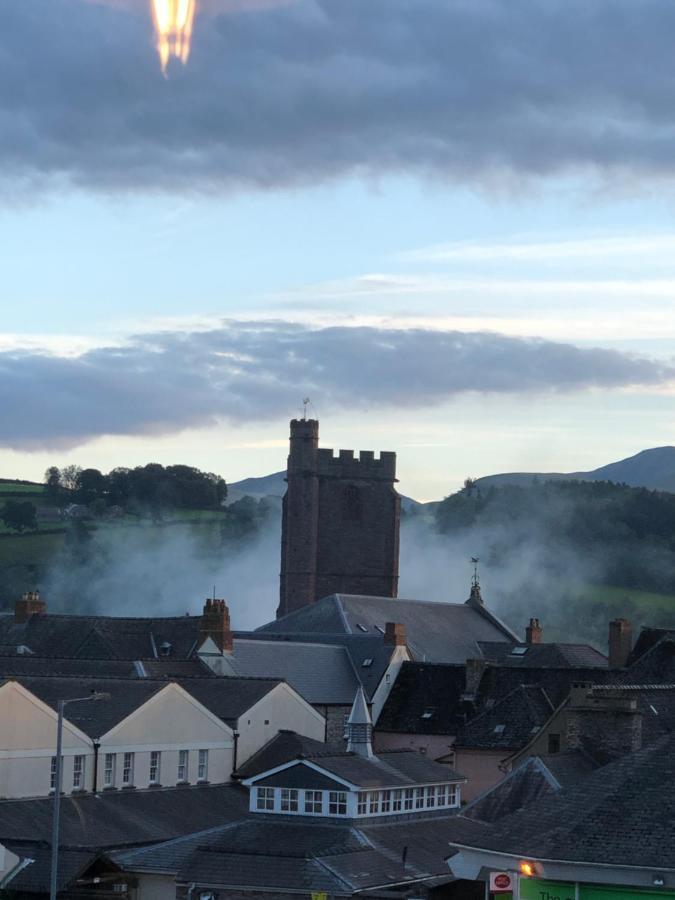 Mount Street House Bed & Breakfast Brecon Bagian luar foto